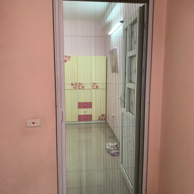cửa lưới chống muỗi khung trắng