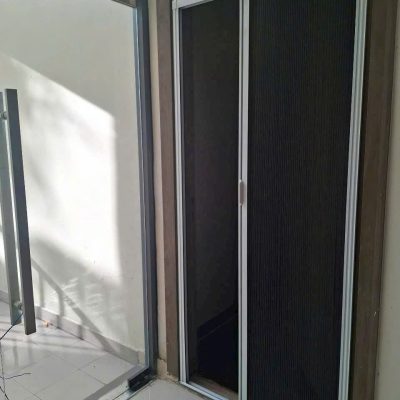 Cửa lưới chống muỗi khung trắng